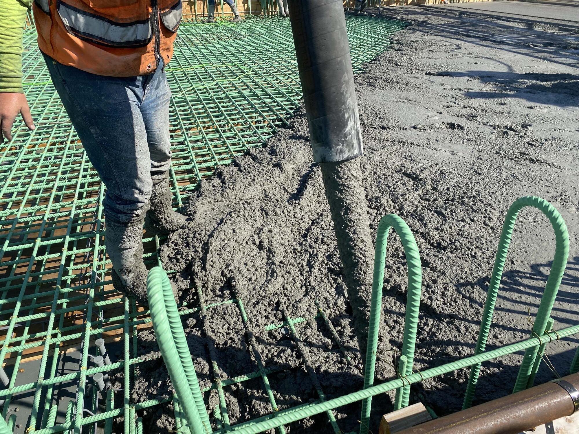 Contractor, Pyramid Constructors, placed material in one continuous pour.